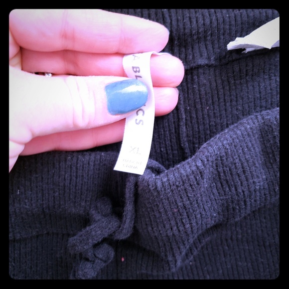 Fabletics cropped pants - Picture 1 of 3